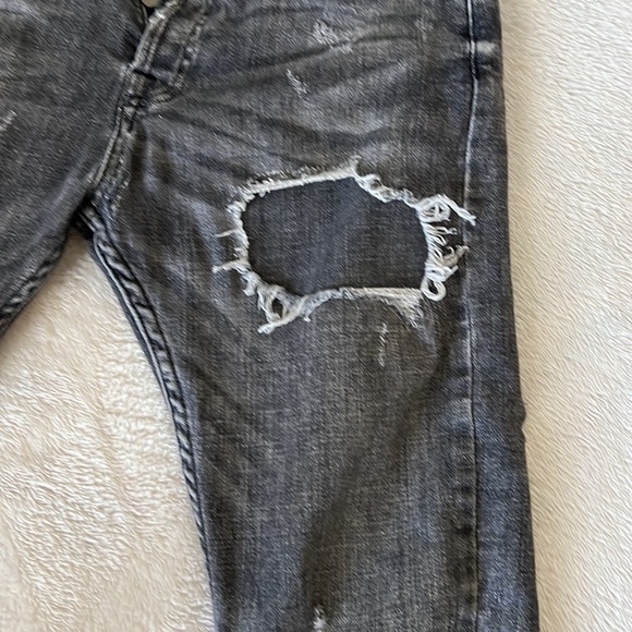 Raw hem grey, Zara jeans - Picture 3 of 6